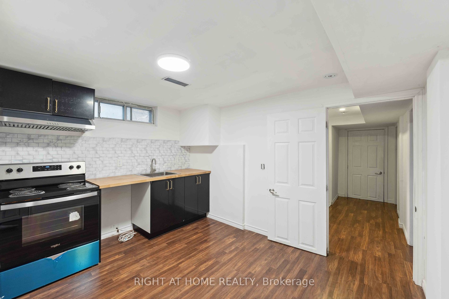 1274 E Cobden Rd
