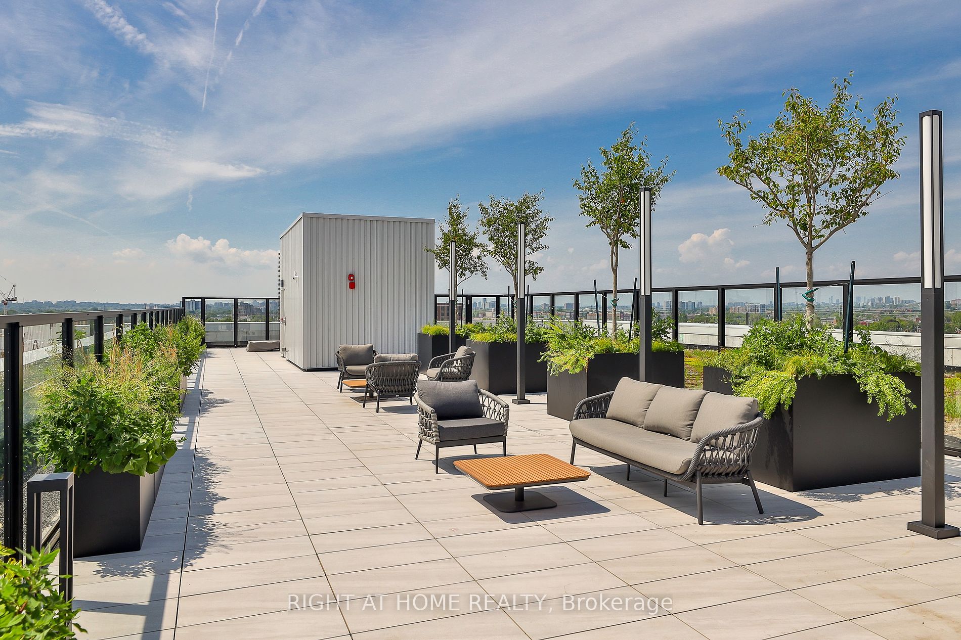 2720 W Dundas St 512