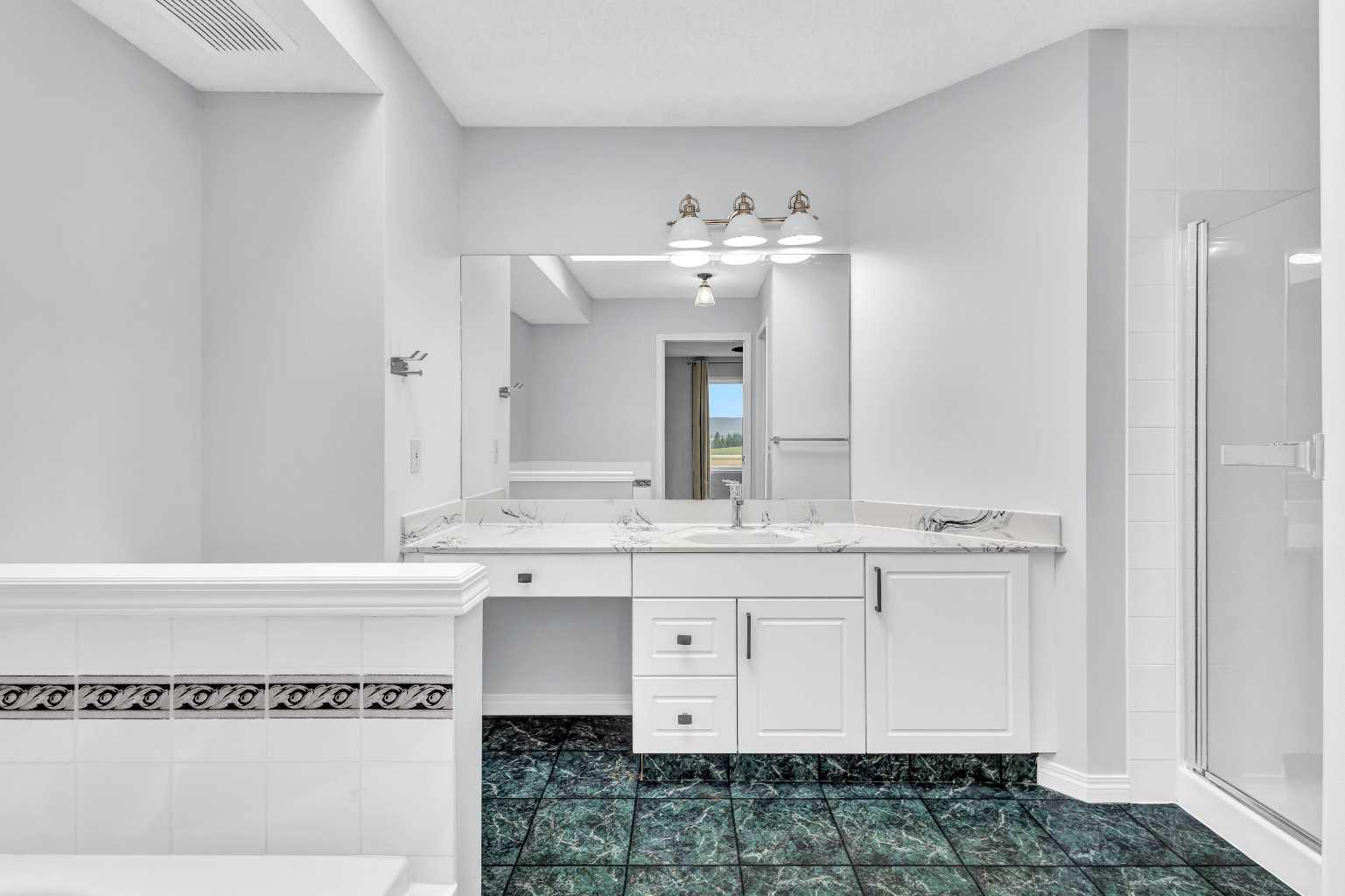 331 Springbank Place SW