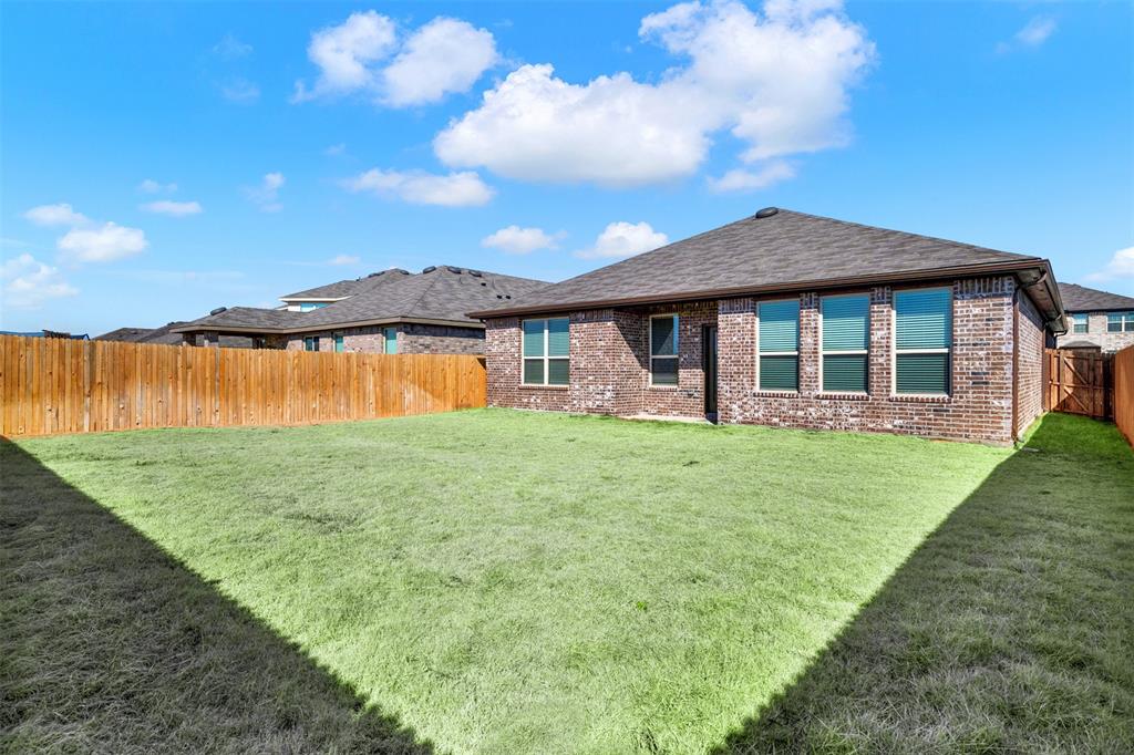 949 Ravenwood Lane