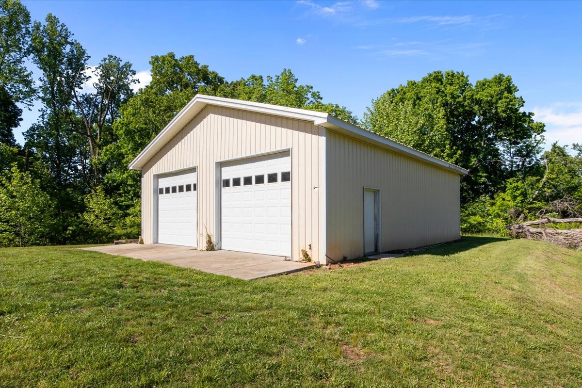 2440 Maple Grove Rd