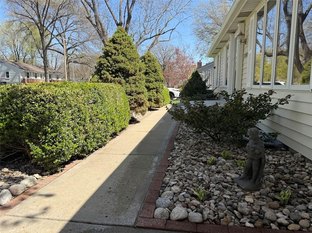 3707 NE 49th Terrace