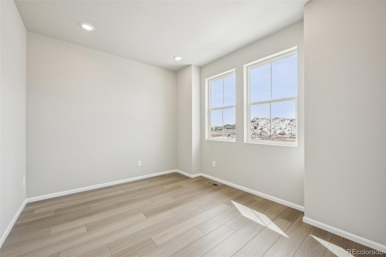 8779 Whiteclover Street