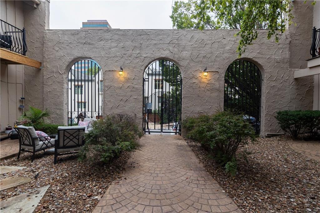 1111 W 46th Street 27