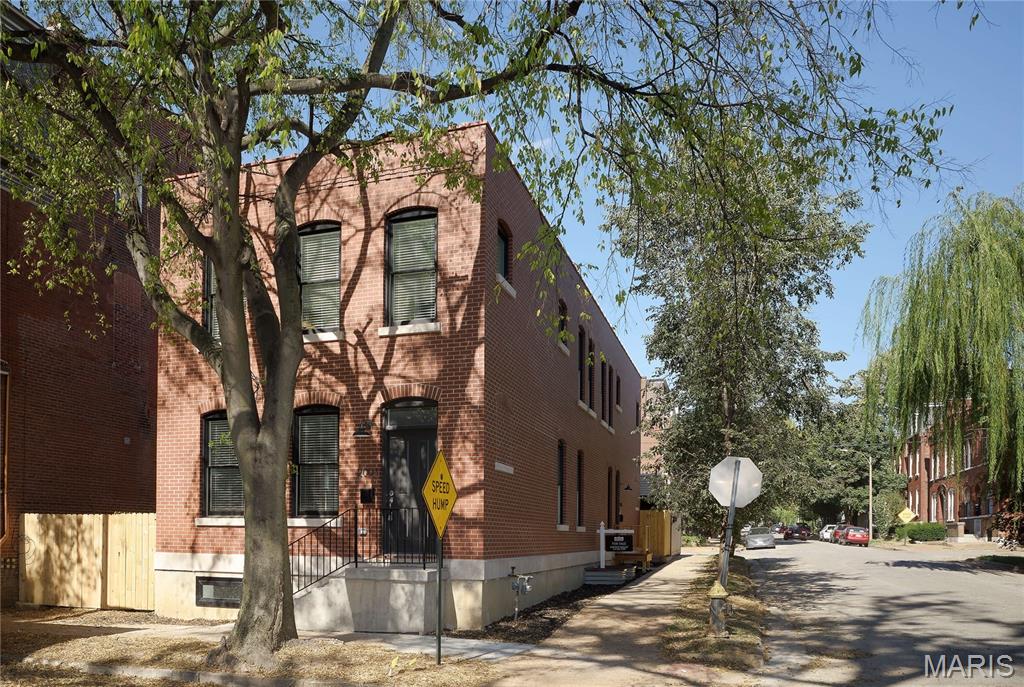 2001 Lynch Street