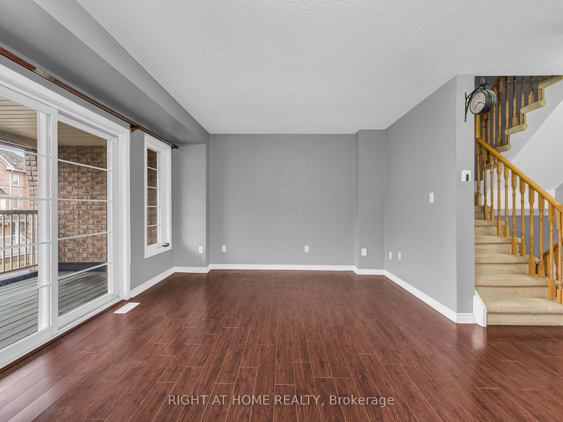 162 W Bayly St