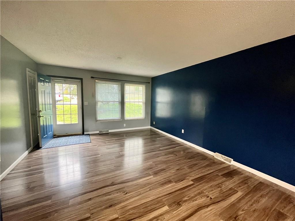 1 N Vine View Street