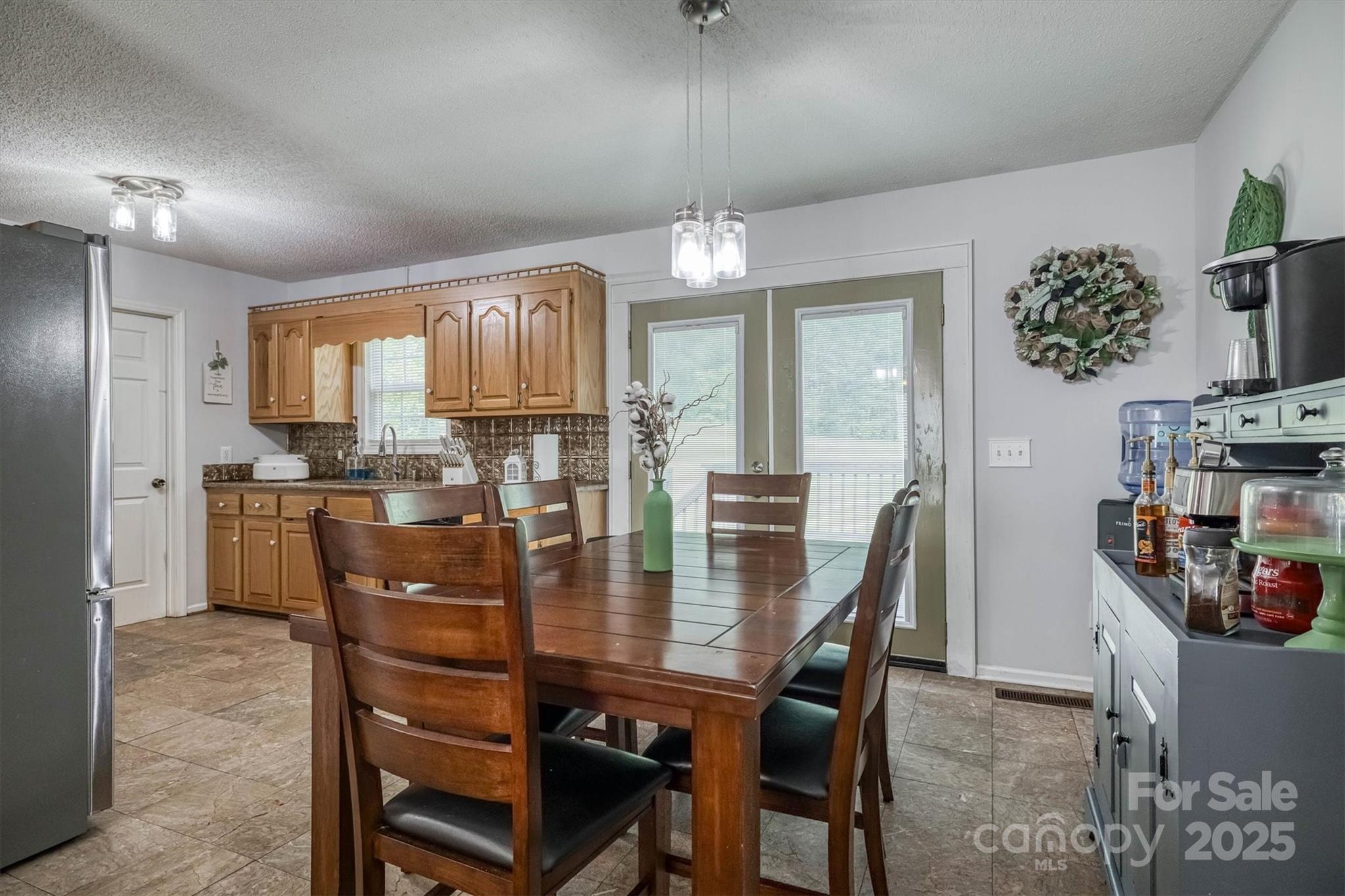 905 Severt Circle