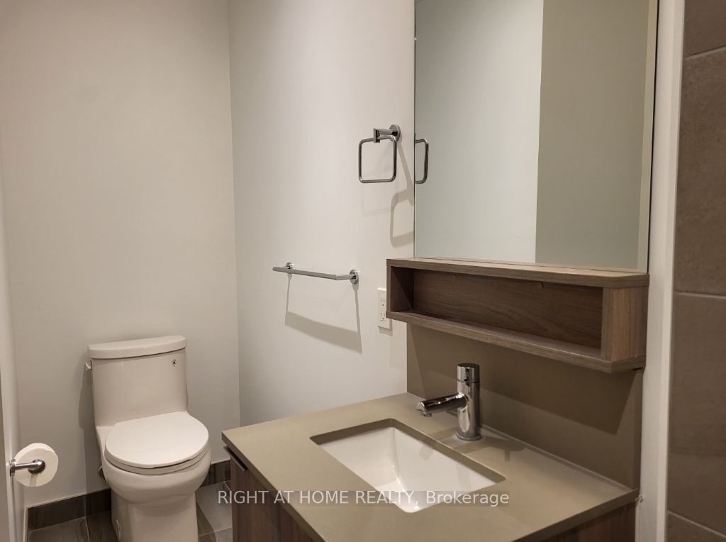 950 Portage Pkwy 3907