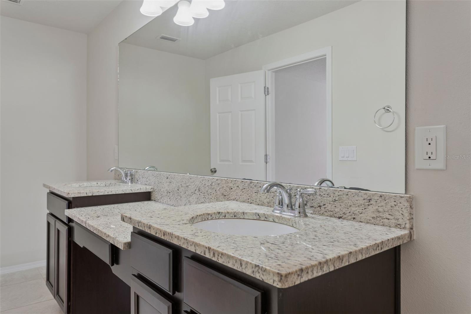 4751 White Sanderling Court
