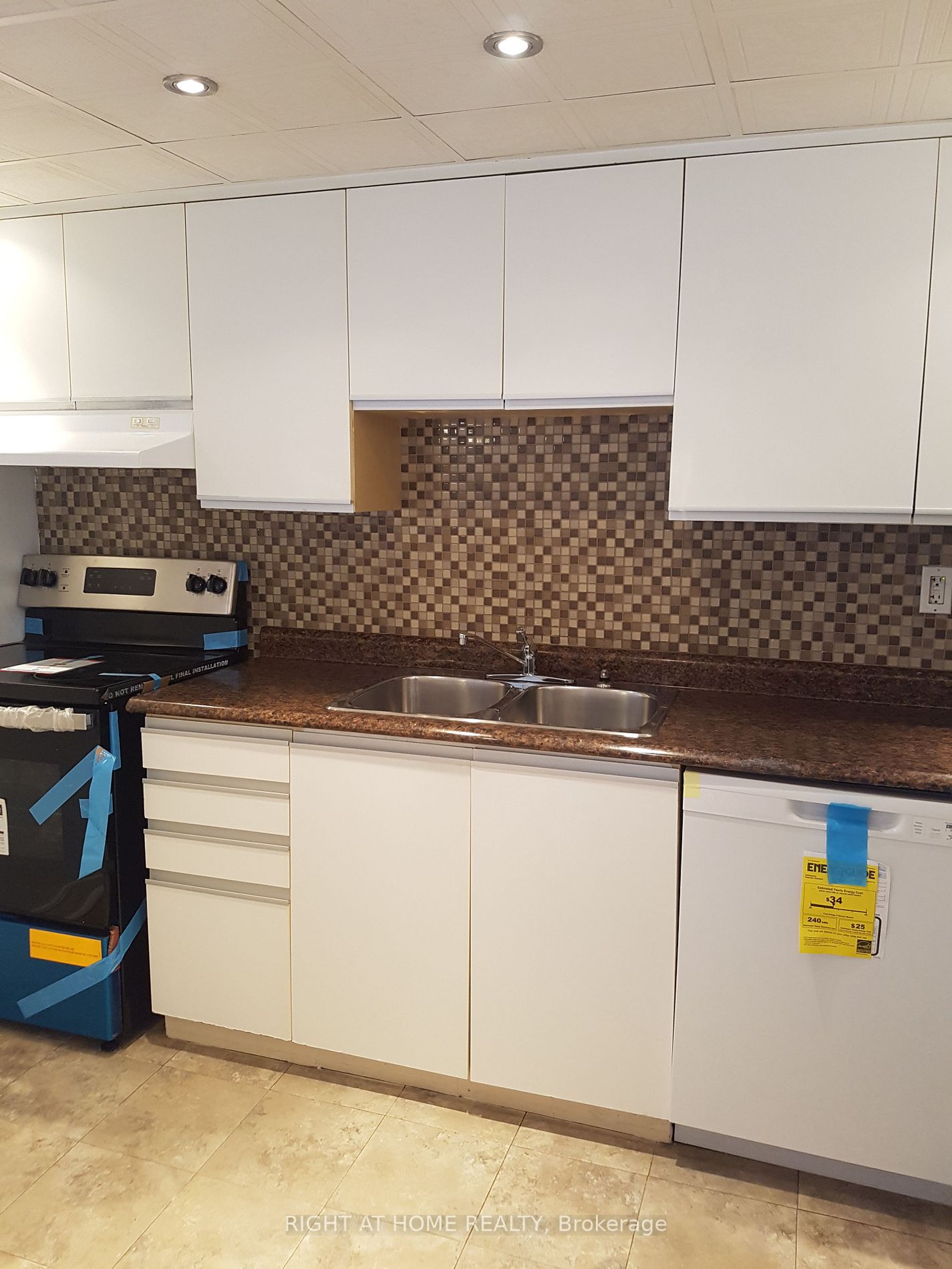 25 W Fairview Rd Ph3