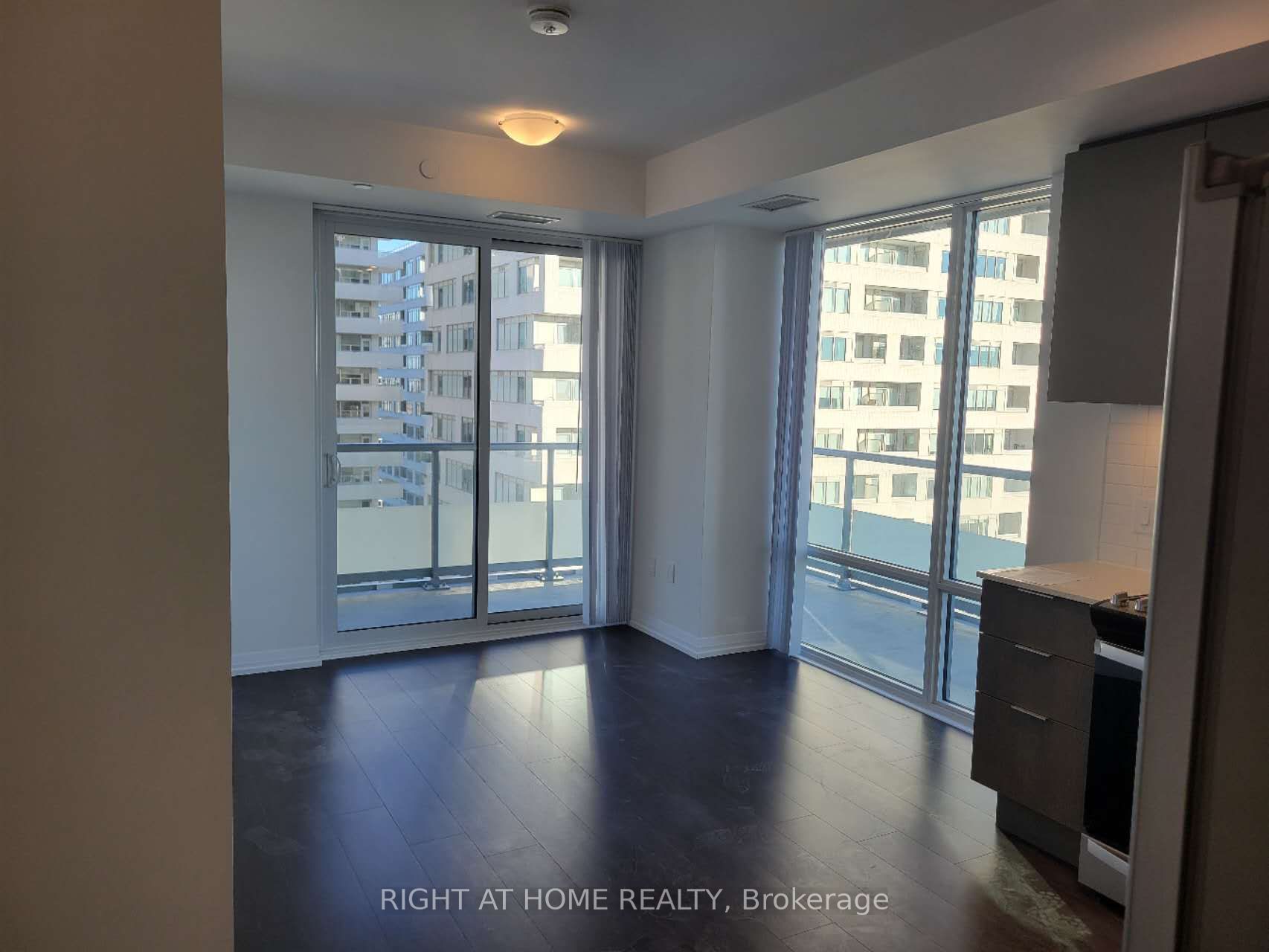50 Dunfield Ave 2112