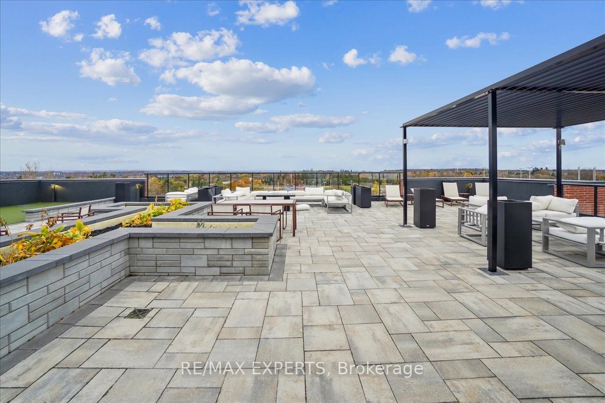 681 Yonge St 209