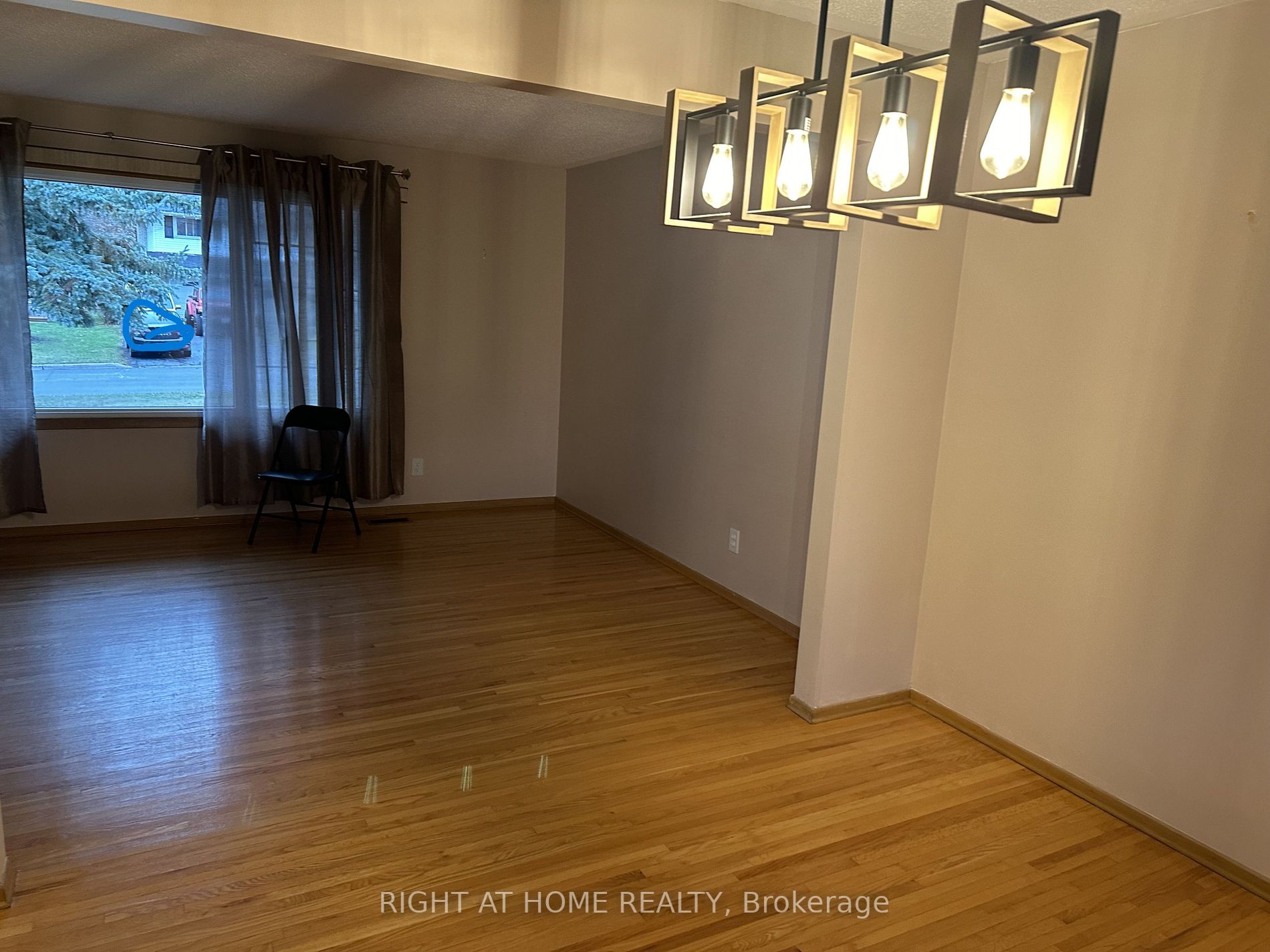 61 Dunnett Blvd