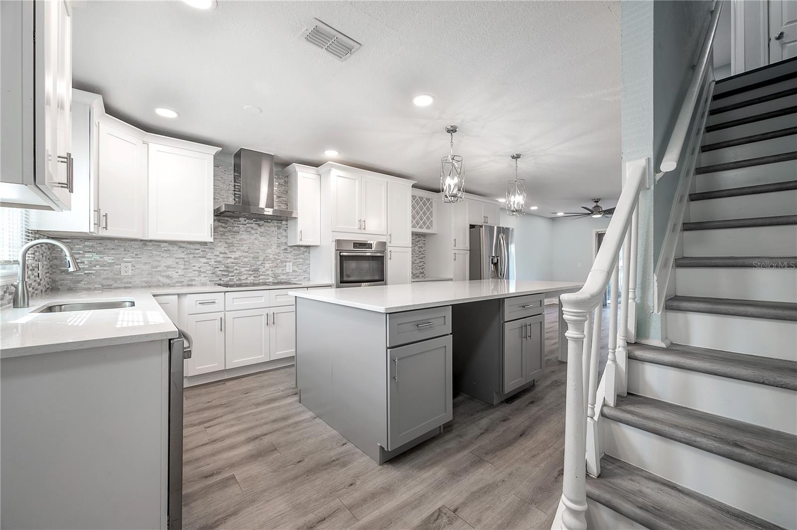 13700 Orange Sunset Drive