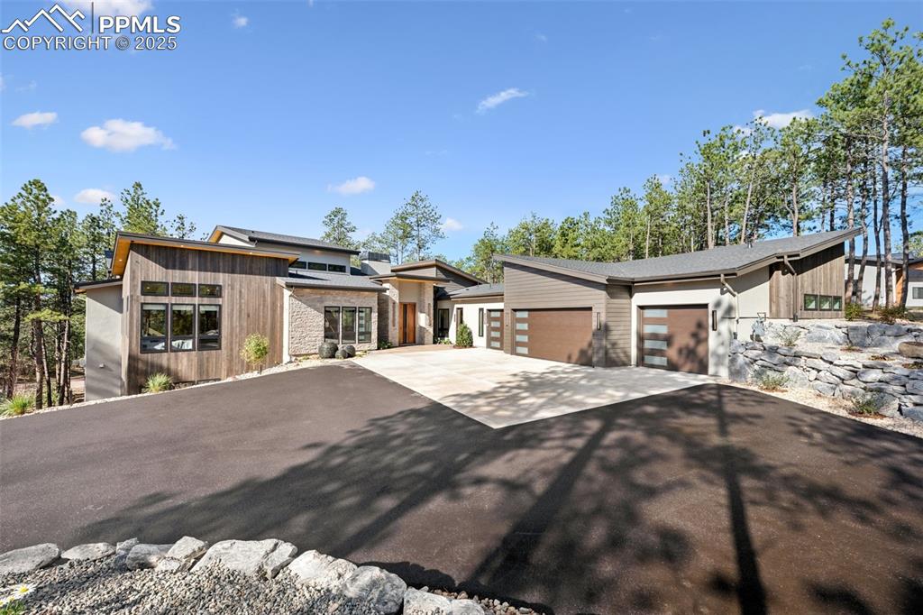 300 Grandwood Drive