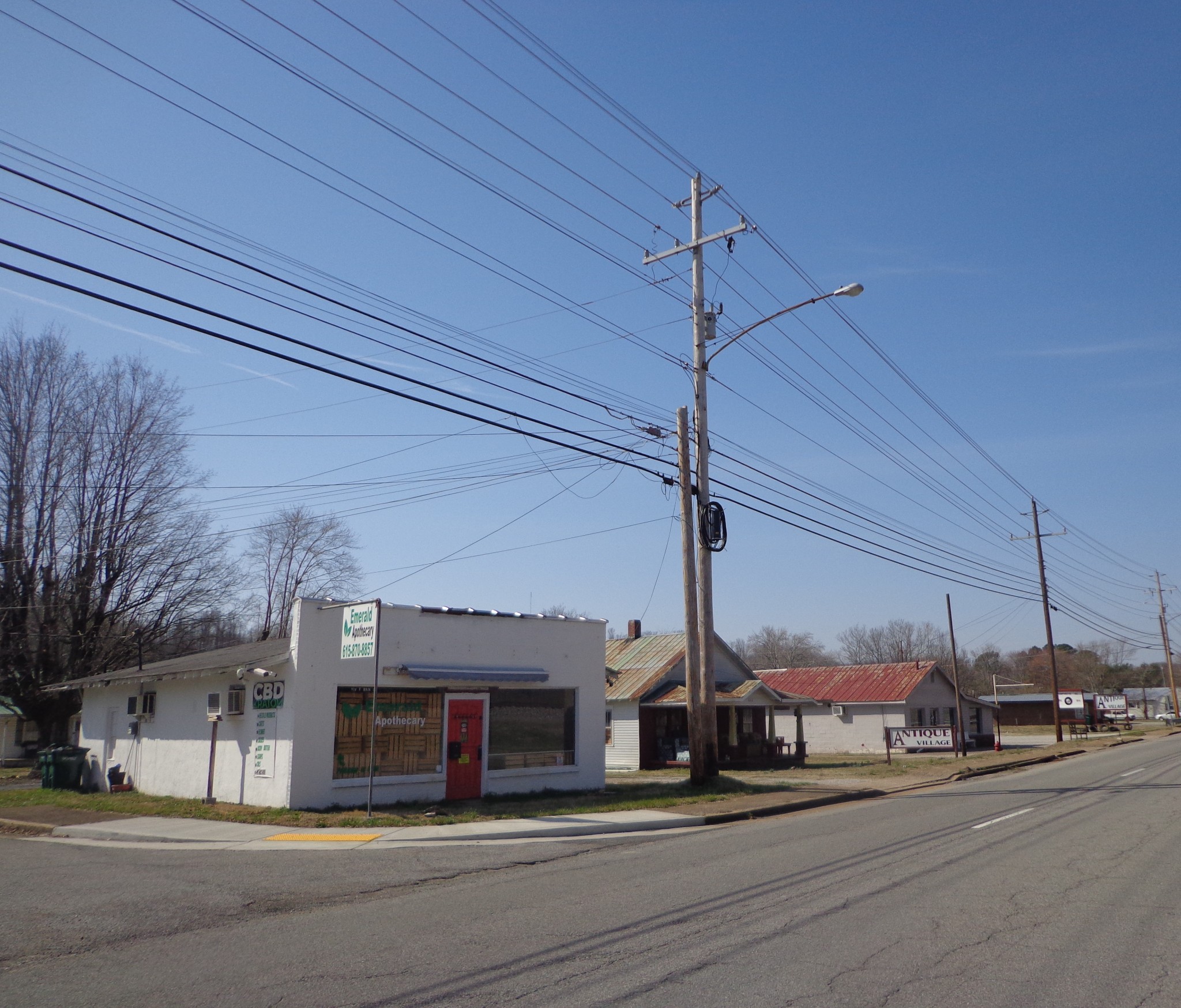 918 E Main St