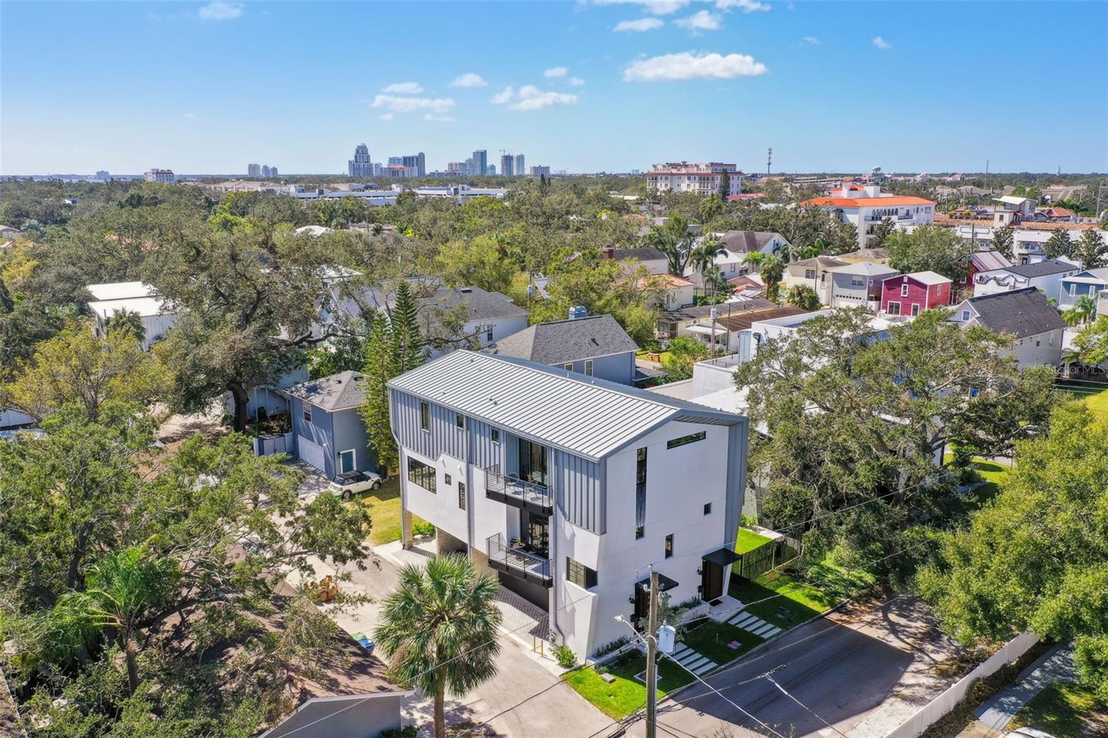 1312 W Azeele Street 1