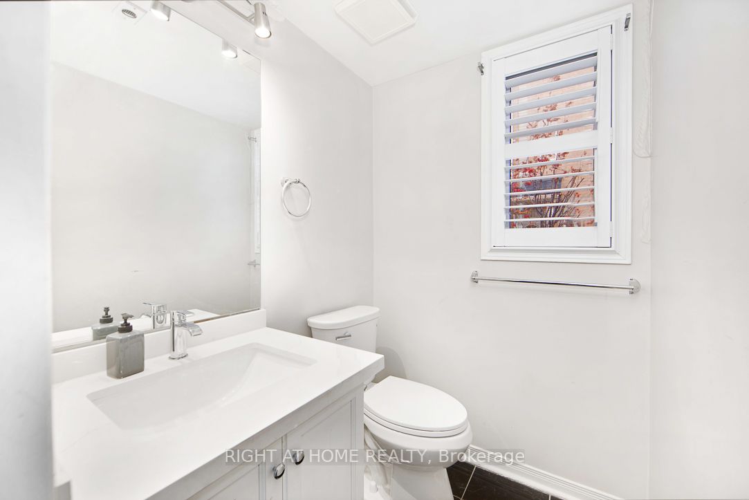 19 Rosebank Dr 302
