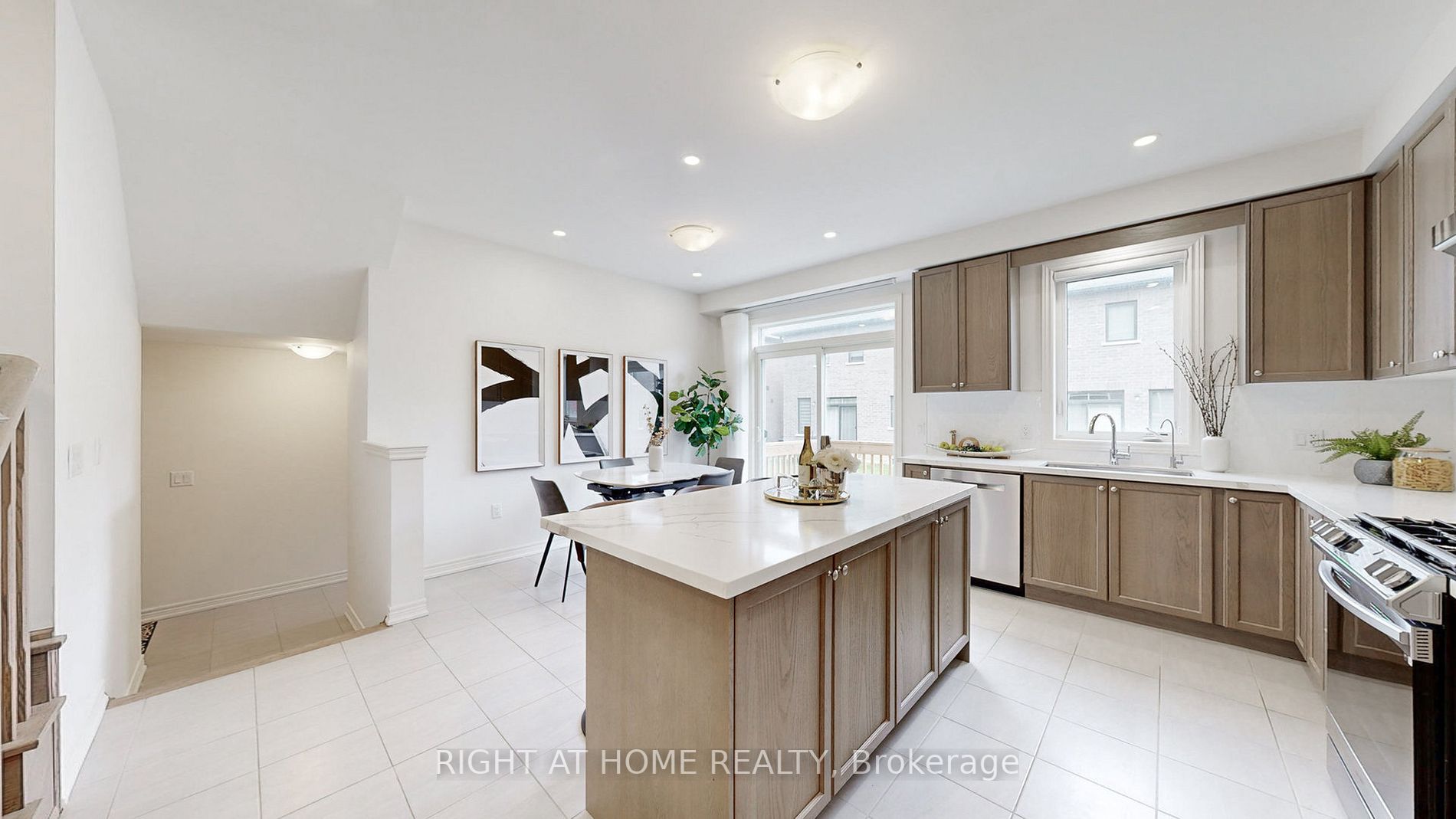 52 Crofting Cres