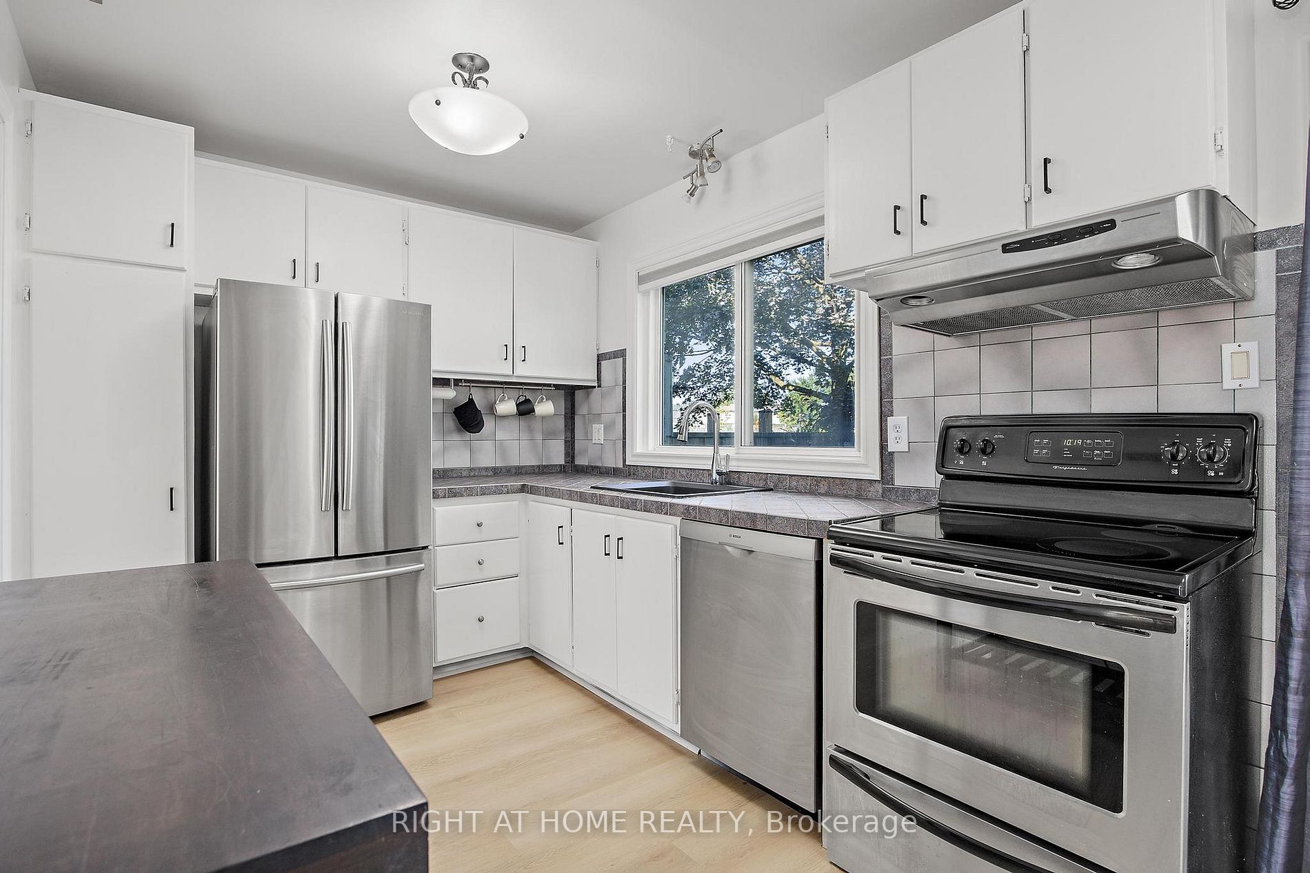 1020 Central Park Dr 82