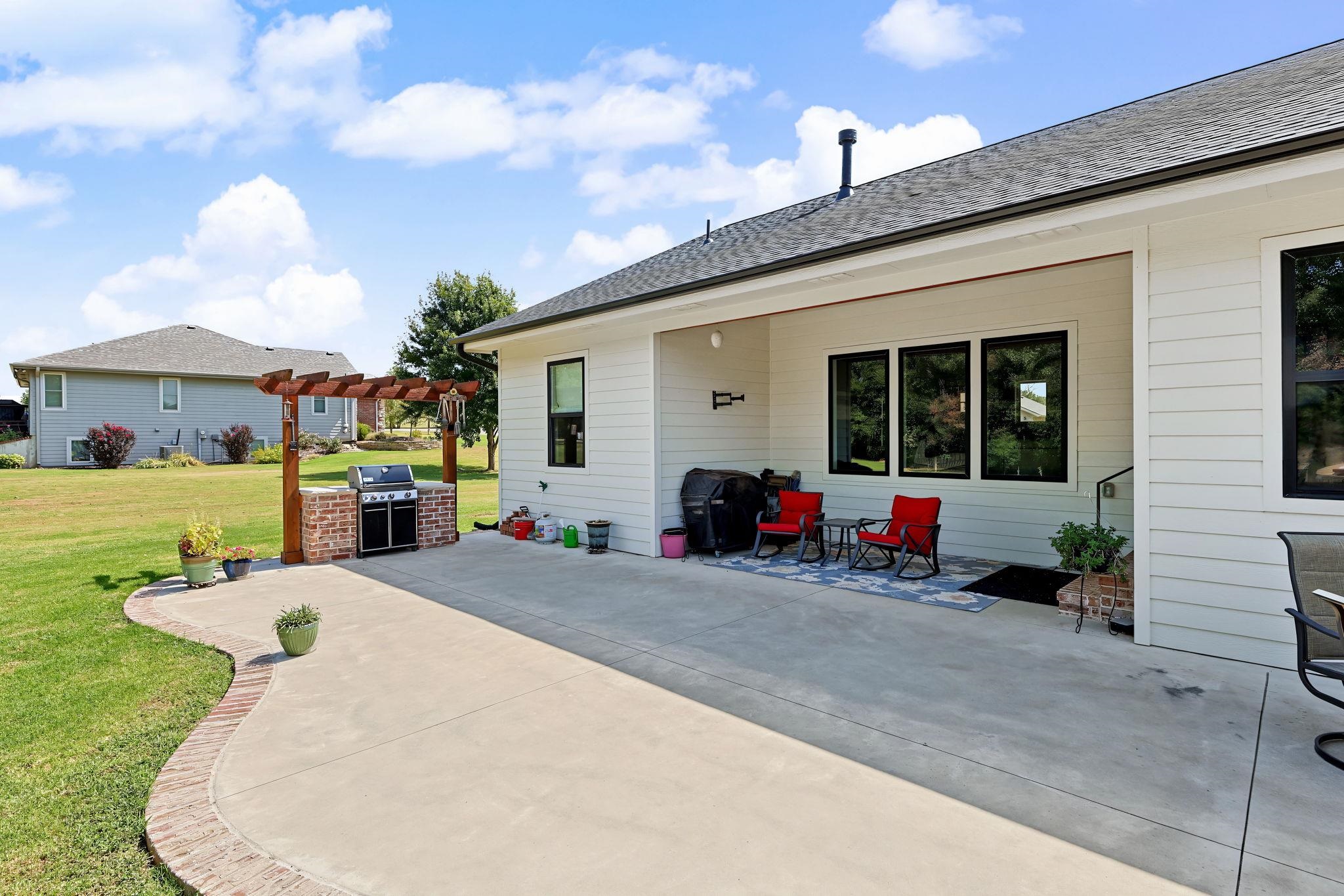 2116 Eastridge