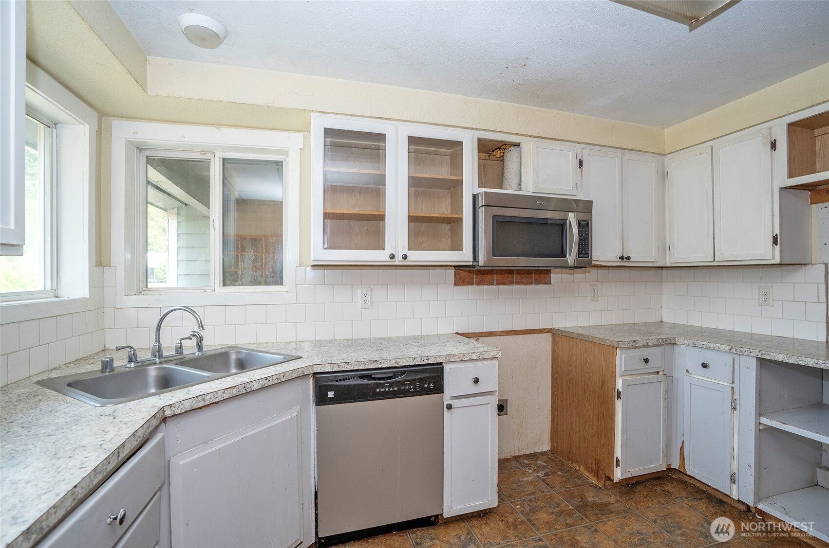 11 E Mox Chehalis Road
