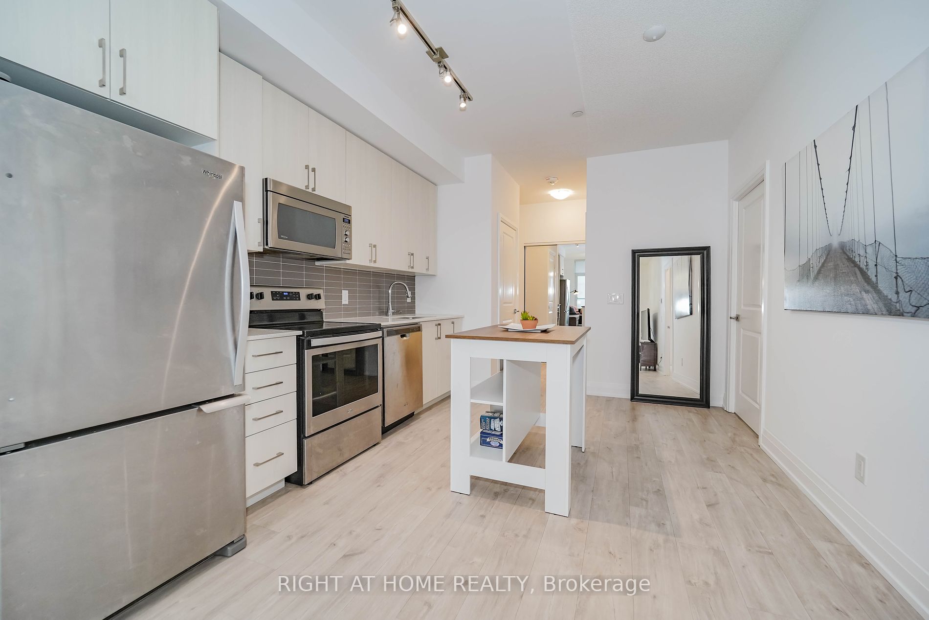 591 E Sheppard Ave 705