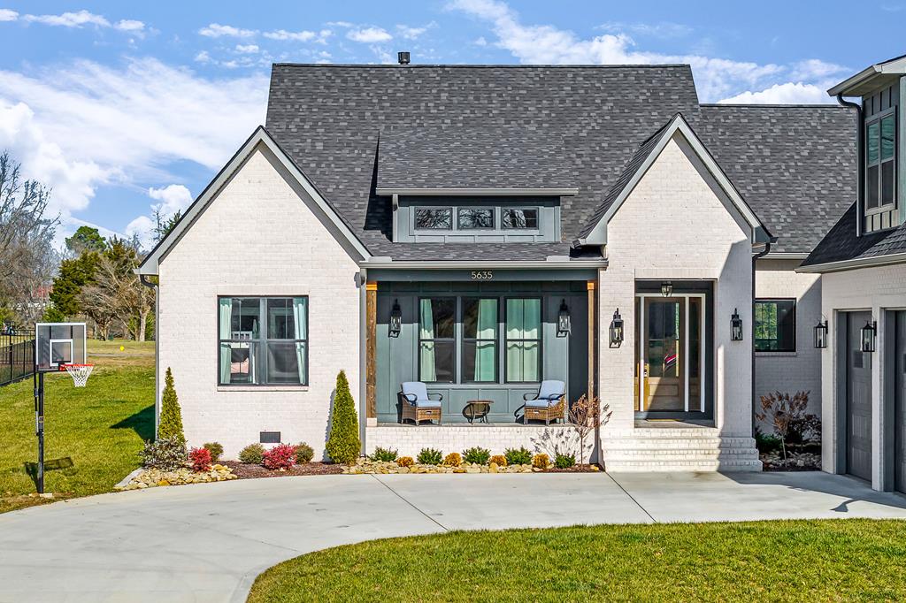 5635 Dogwood Dr
