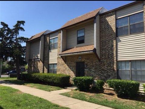 This one-bedroom condo, situated near OU on the east side of Norman awaiting your arrival! The spacious in-unit laundry room features a brand-new washer and dryer. There is new stove in the kitchen. New paints through the house. No pets allow.