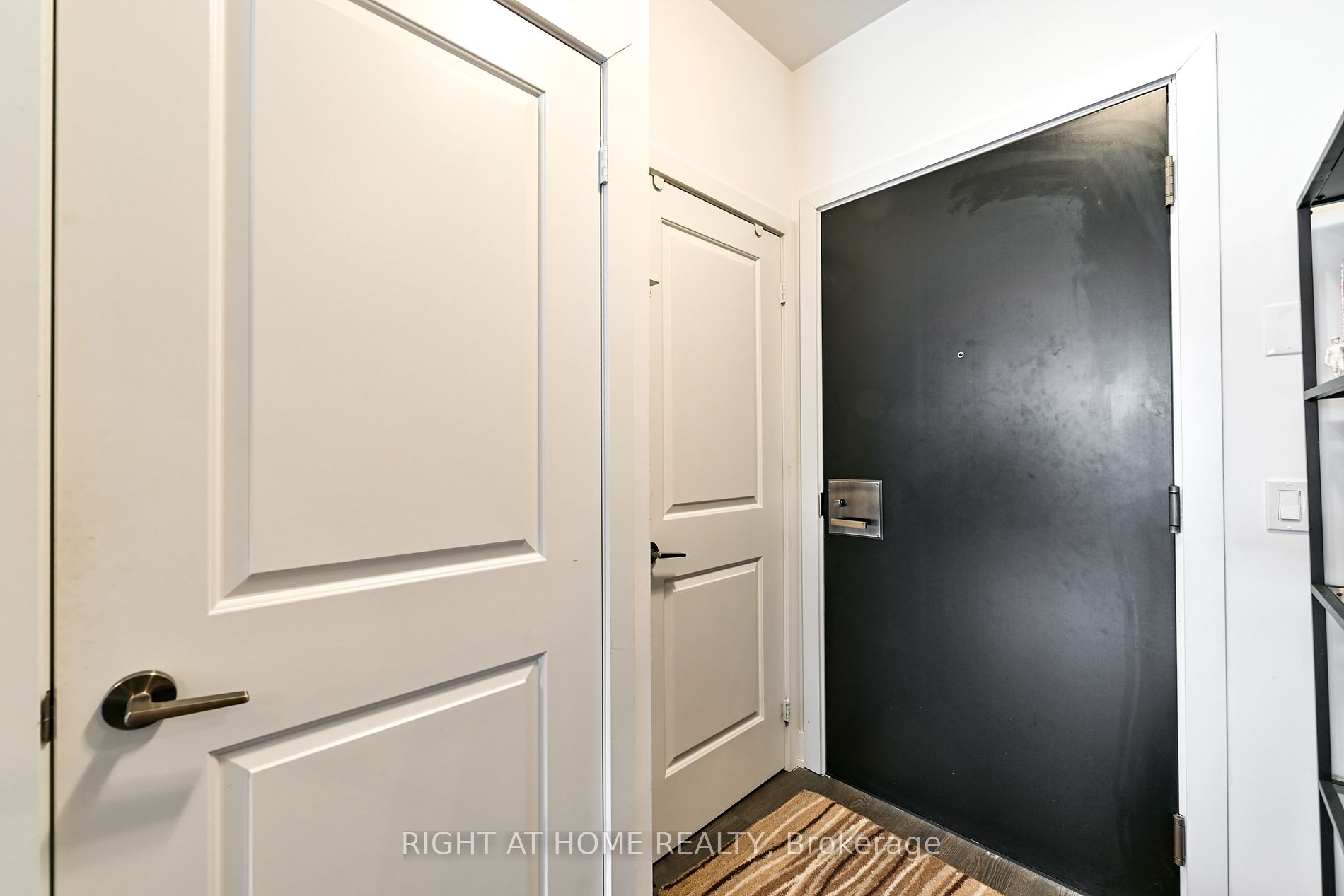 11 Lillian St 1008
