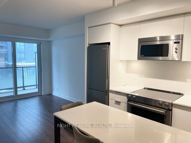 30 Samuel Wood Way 208