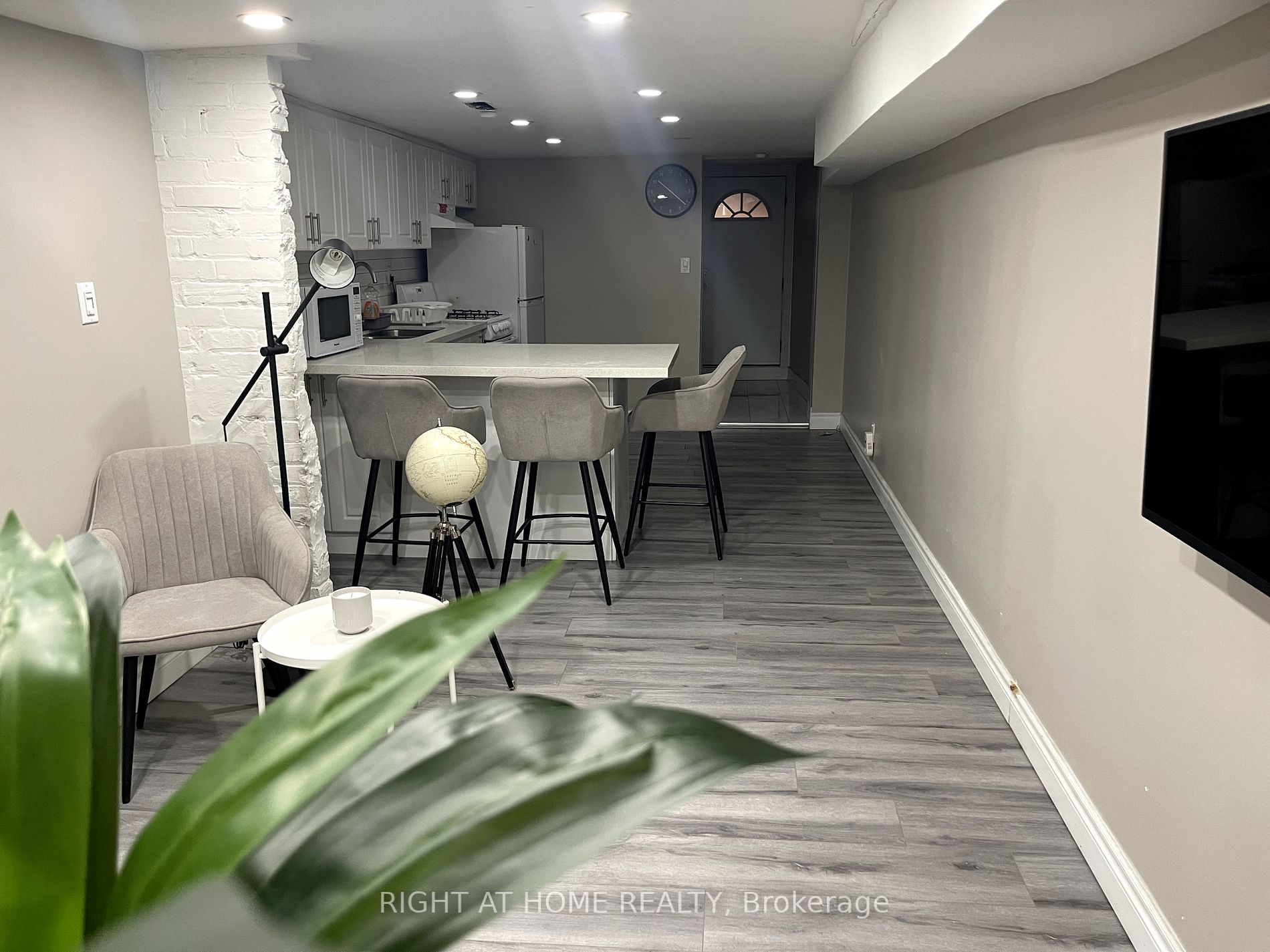 12 Foxley St Basemen