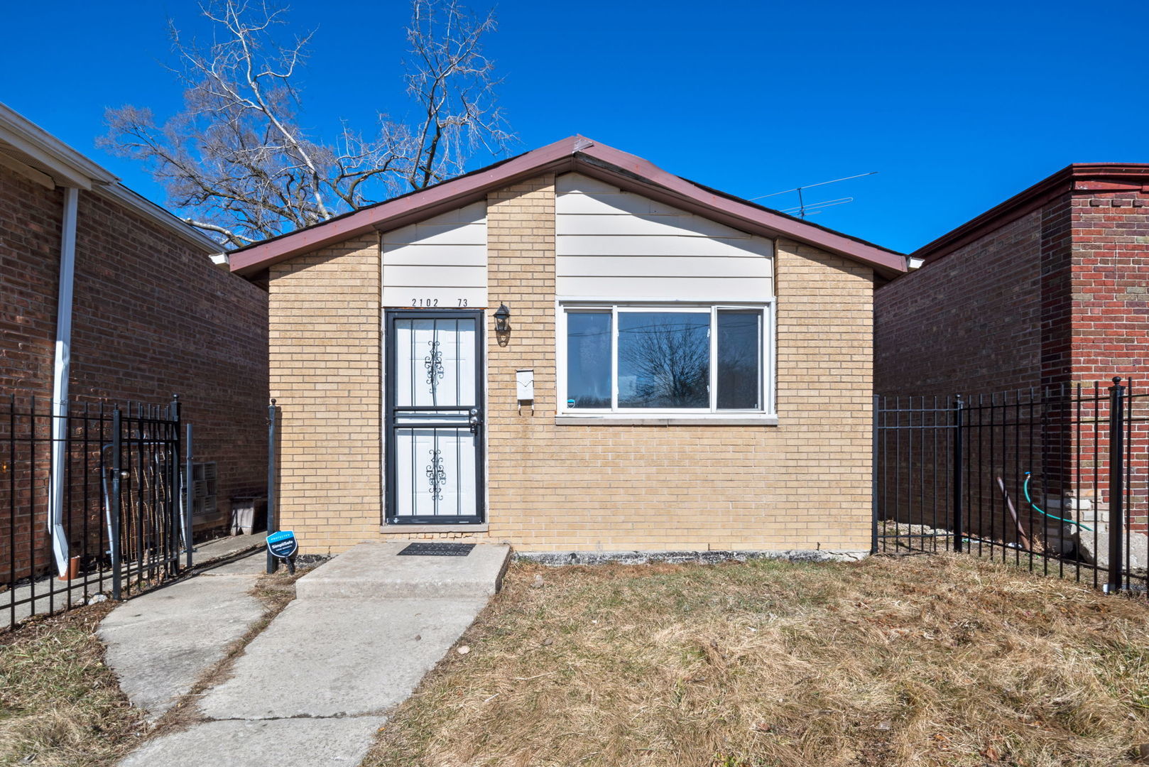 2102 W 73rd Street