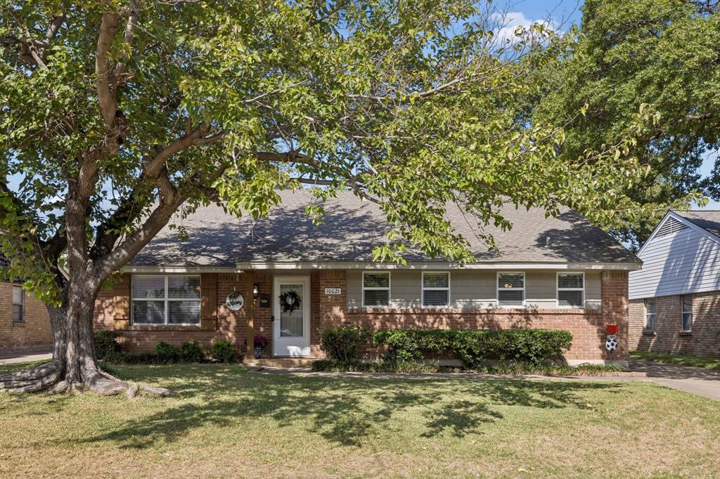 Welcome to this charming, well-maintained single-story home that combines comfort, functionality, and thoughtful updates throughout. A classic brick exterior, mature trees, and inviting front entry create a warm first impression. Inside, you'll find a bright and welcoming living area featuring a cozy brick fireplace, built-in shelving, and an easy-flowing layout perfect for everyday living. The updated kitchen offers crisp white cabinetry, granite countertops, stainless steel appliances, a gas range, and plenty of storage and prep space. An adjacent dining area provides a comfortable spot for casual meals and gatherings.A second spacious living area offers added flexibility, whether you're looking for a media room, game room, or additional entertaining space. The primary bedroom provides a relaxing retreat with an ensuite bathroom, while the additional rooms offer versatility to suit your needs. Neutral finishes, abundant natural light, and tile flooring throughout the main living areas add to the home's welcoming appeal.Step outside to discover a generously sized, fenced backyard with mature shade trees, green space, and an expansive concrete area ideal for outdoor entertaining, recreation, or a friendly game of basketball. A two-car garage provides additional parking and storage. With its combination of inviting indoor spaces, practical updates, and room to enjoy the outdoors, this home is ready for its next chapter. Feeding into the sought after Lake Highland schools this is a sure winner! Welcome home!