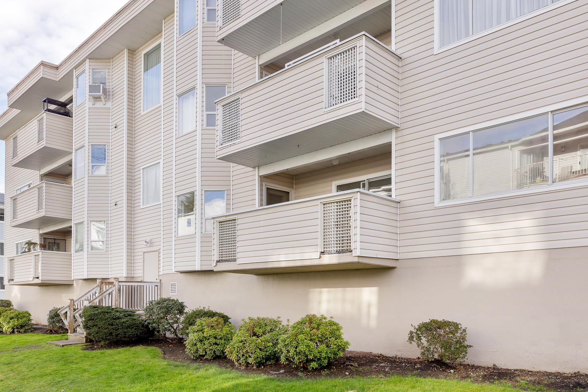 22213 Selkirk Avenue 102