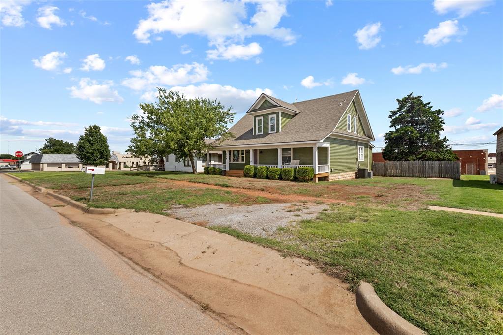 108 W Tom Stafford Street