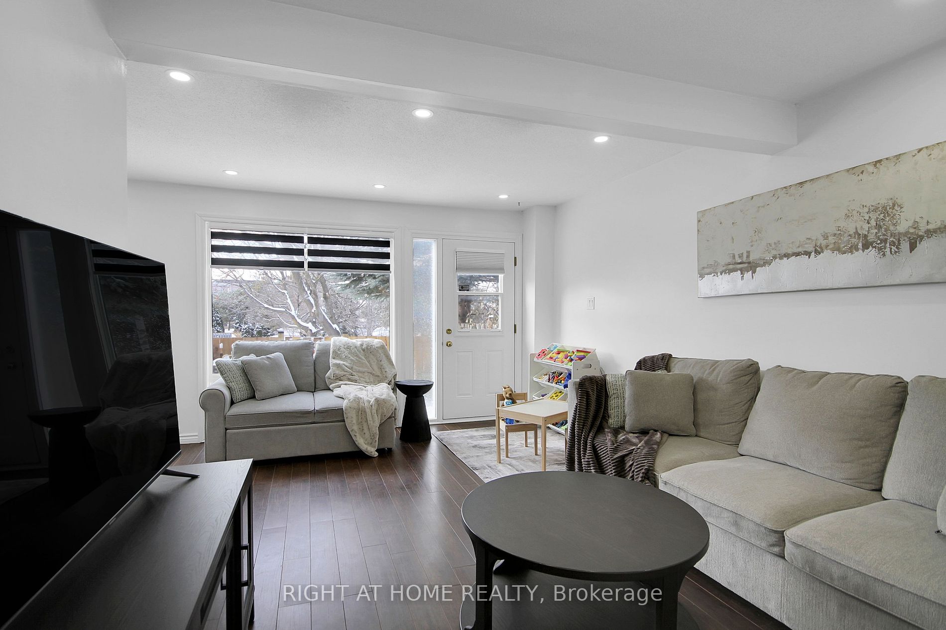2126 Canberra Pl