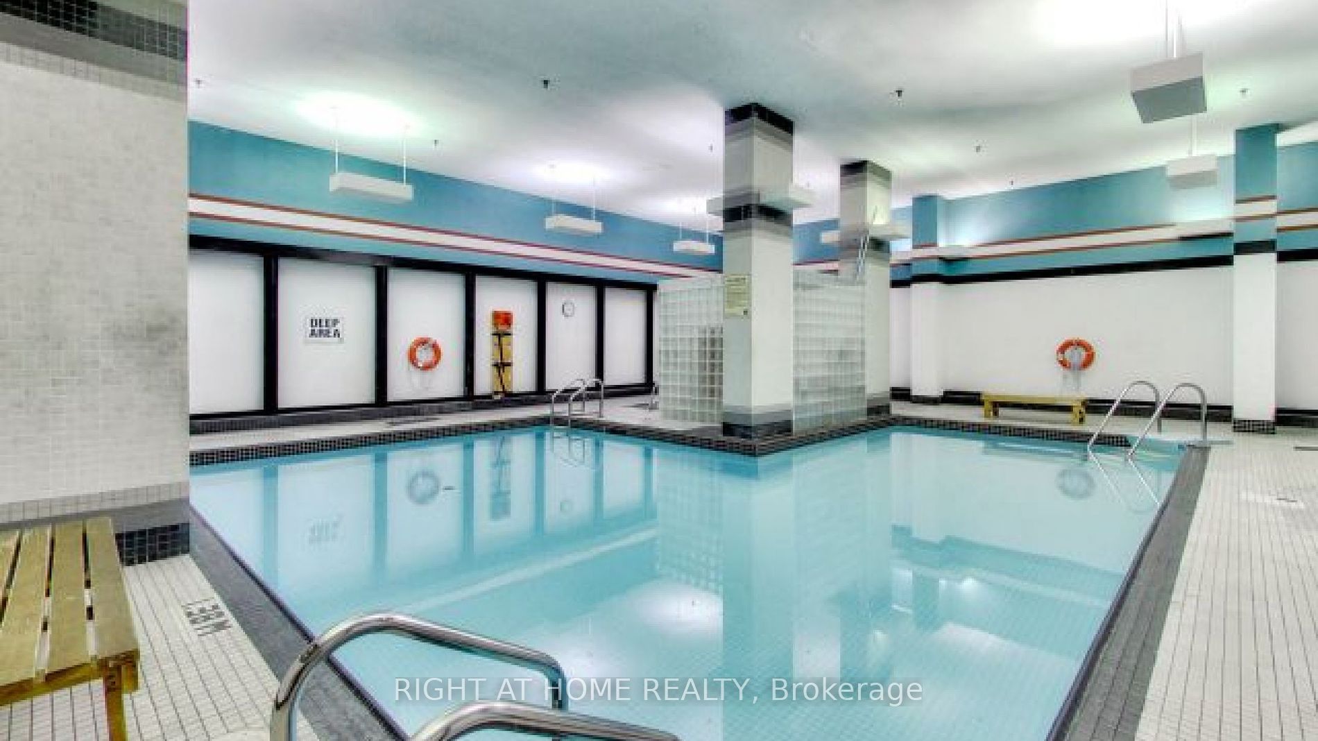 705 W King St 1802