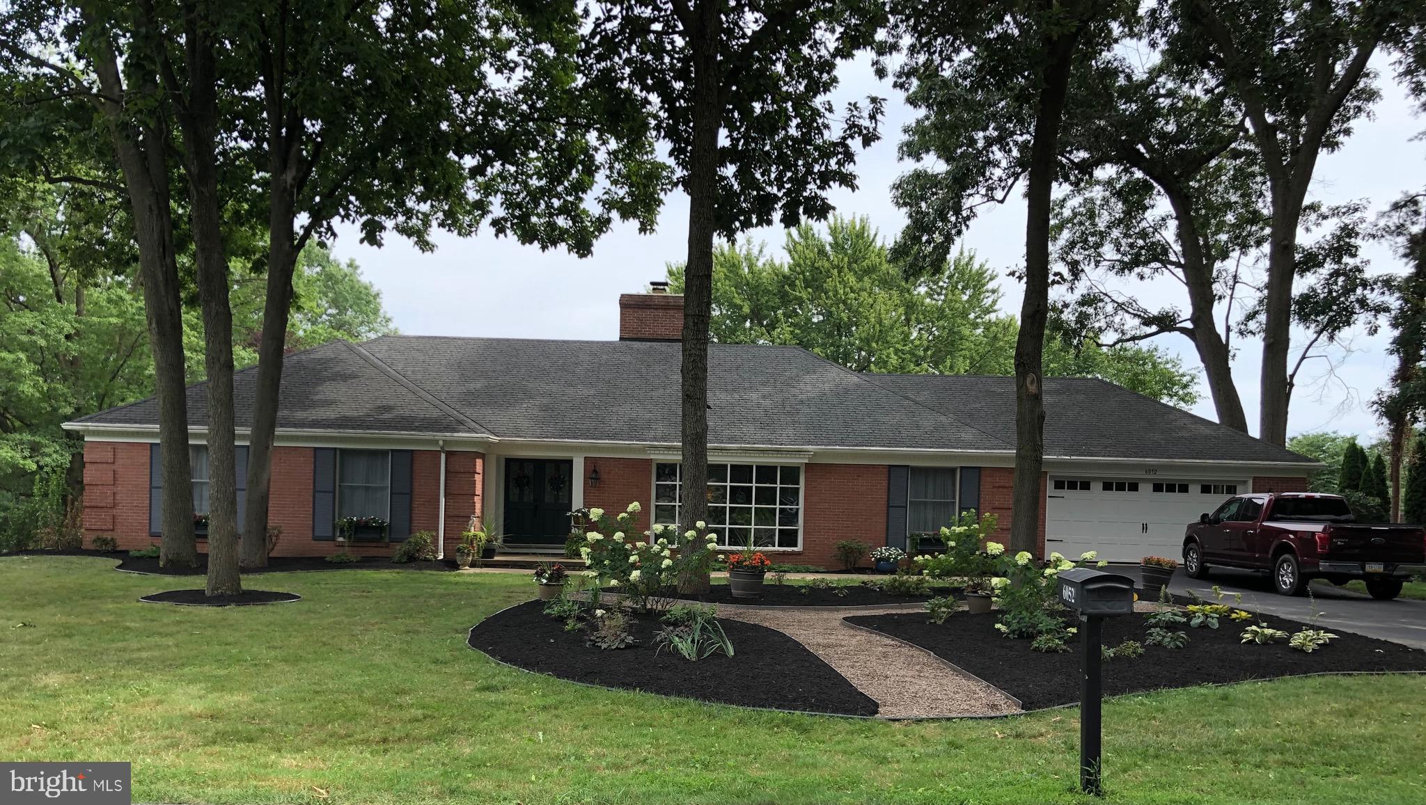 6052 Fairway Drive W