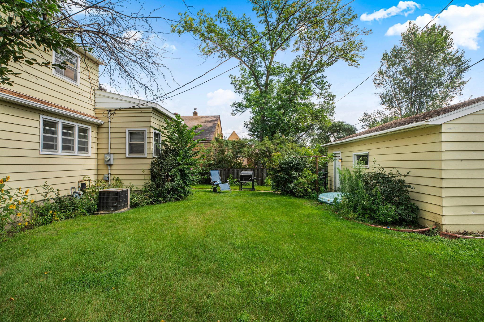 312 E Broadway