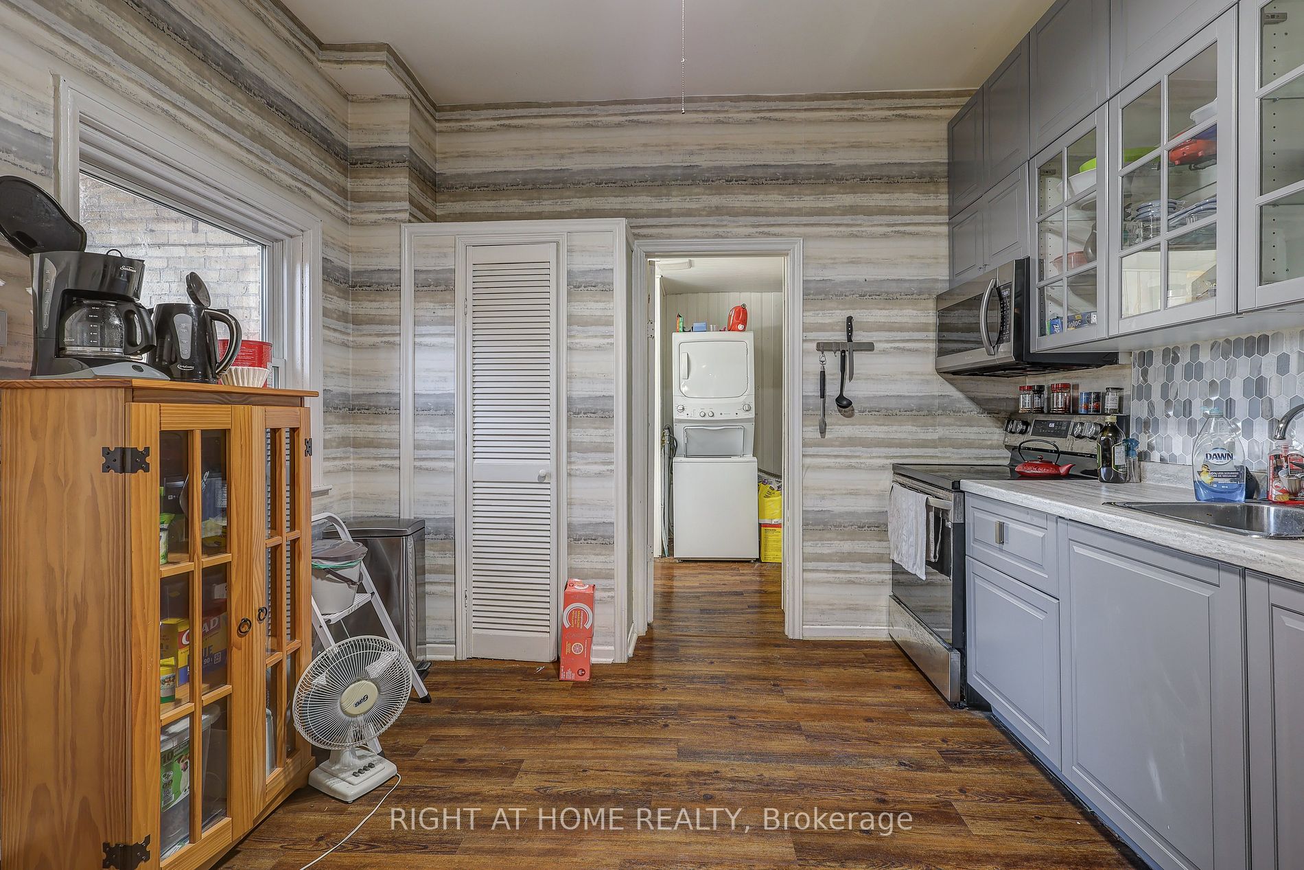 353 Central Ave