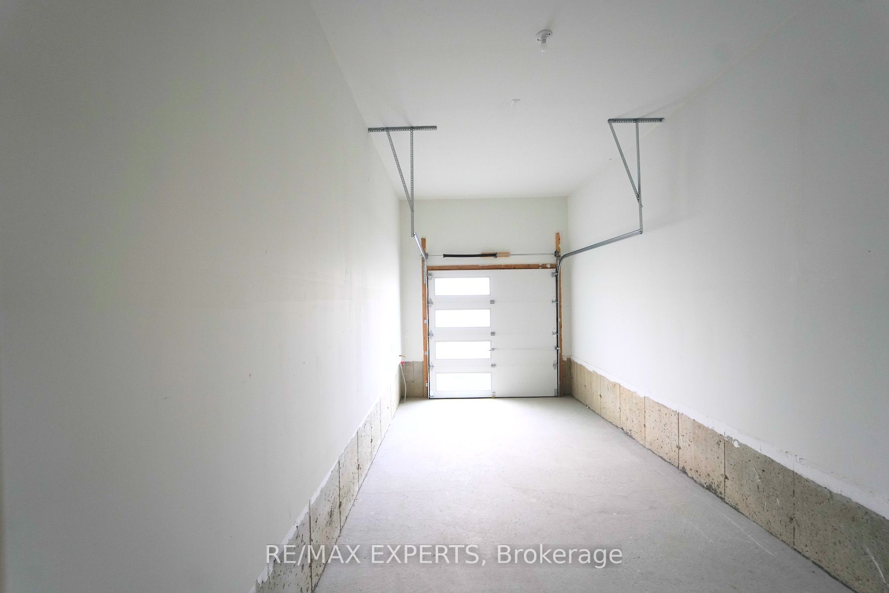 18 Mayapple St