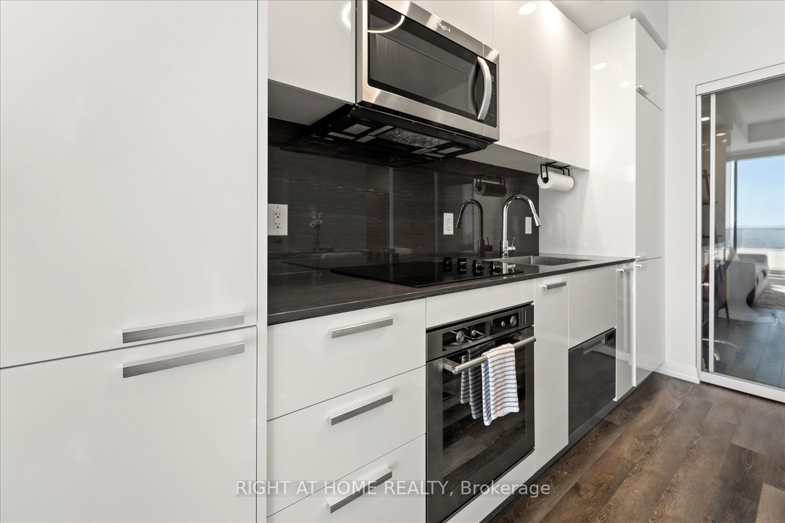 75 Canterbury Pl 2317