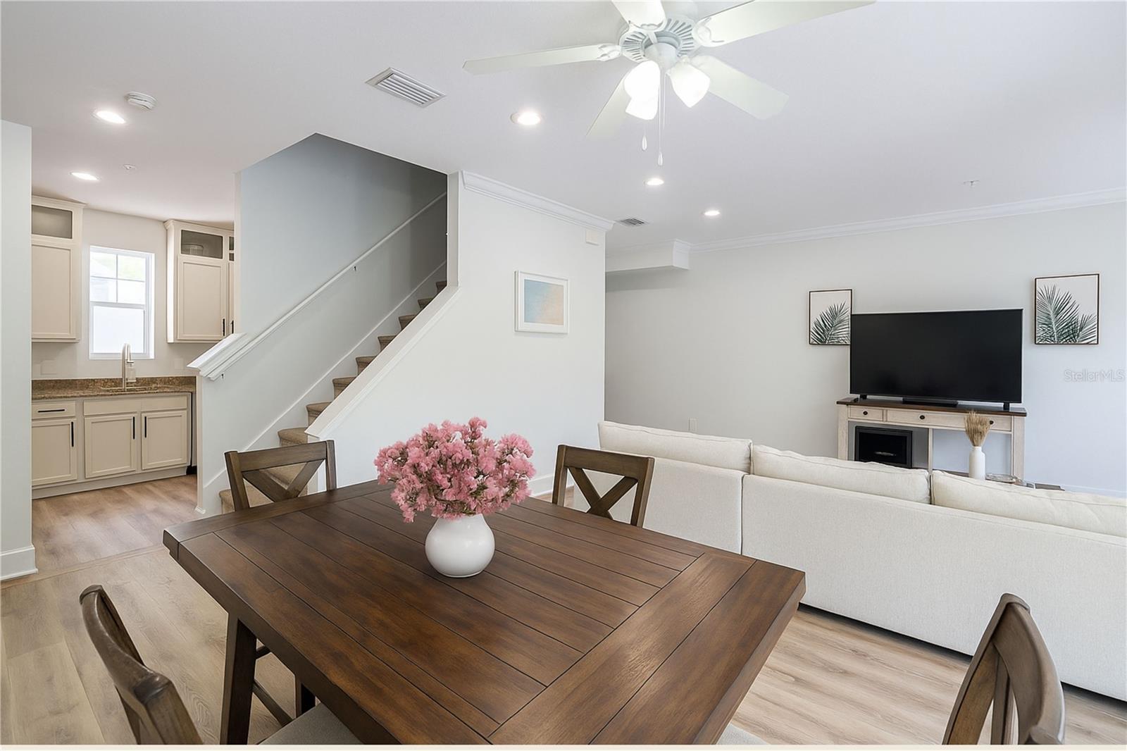 206 S Arrawana Avenue 3