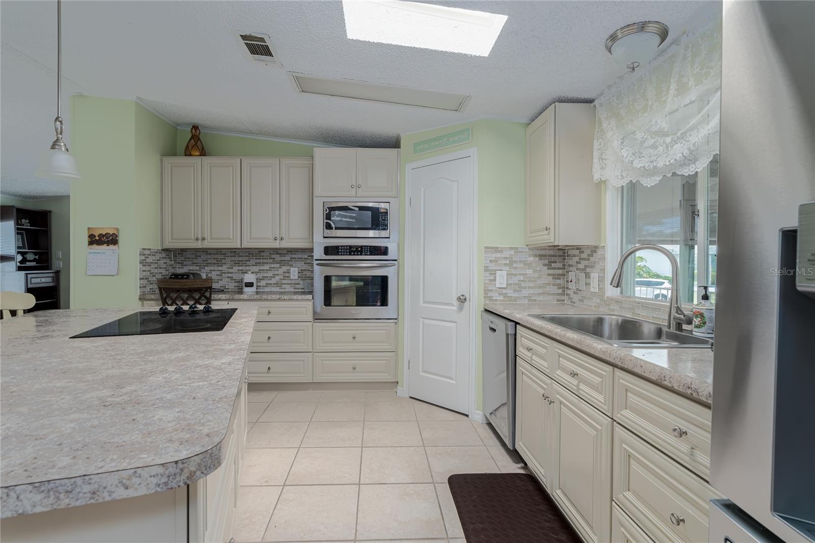 8425 Castle Garden Road