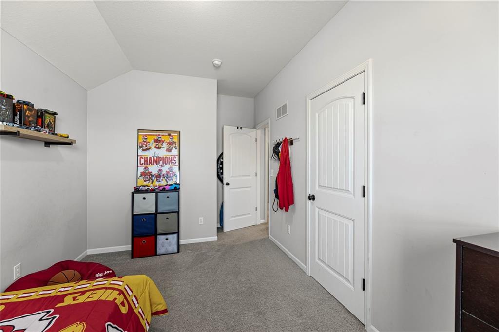 6720 N Cypress Avenue