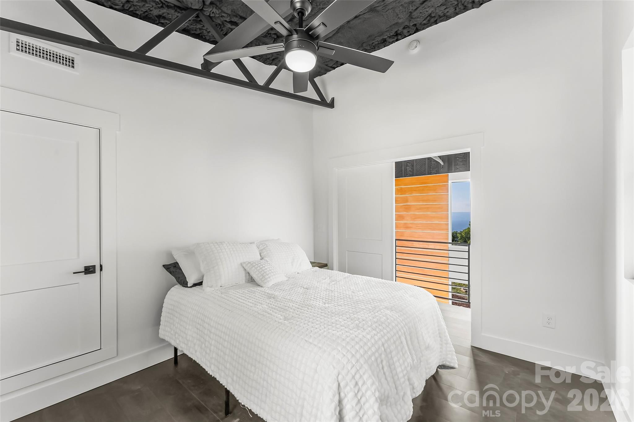 6718 Walkertop Mountain Heights Drive