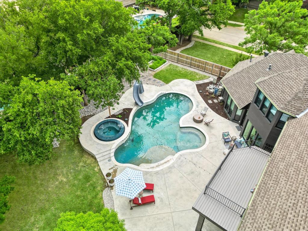 1625 Crestwood Trail