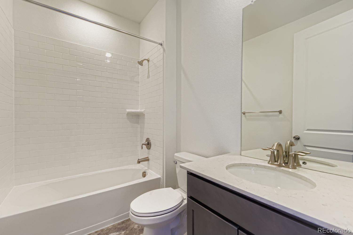 10888 Snowdon Street